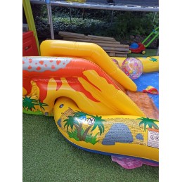 Sodo baseinas, vandens žaidimų aikštelė, čiuožykla, pilis