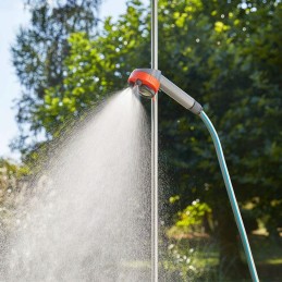 Sodo dušas baseinui su nuimama galvute