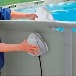 Galinga LED lempa su magnetu intex 28698 baseinui