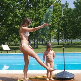 Sodo dušas, saulės dušas su šildytuvu