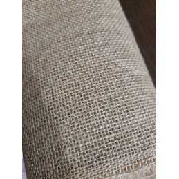 Džiutą prekiaujame einamaisiais metrais, t.y.: 1 m, 2 m, 4 m, 15 m, 40 m ir kt.- pagal Jūsų pageidavimus. vienas gabalas yra vie