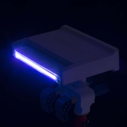 Krioklys prie baseino su bestway 58619 LED lempa