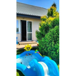 Pripučiamas baseinas, žaidimų aikštelė su čiuožykla