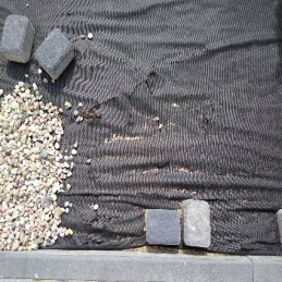 Agrotekstilė 1,6x100m sodo žolės kilimėlis + 100 UV smeigtukų