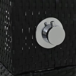 Sodo dušas ir tualetas iš polirotango