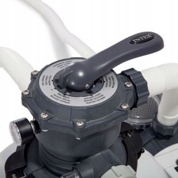 Intex 6 m3 h baseino filtre yra 36 m3 smėlio